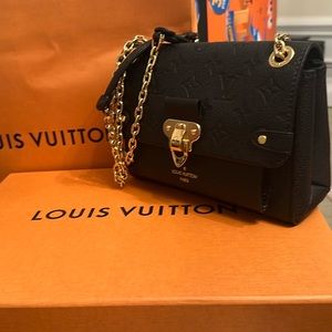 Louis Vuitton purse